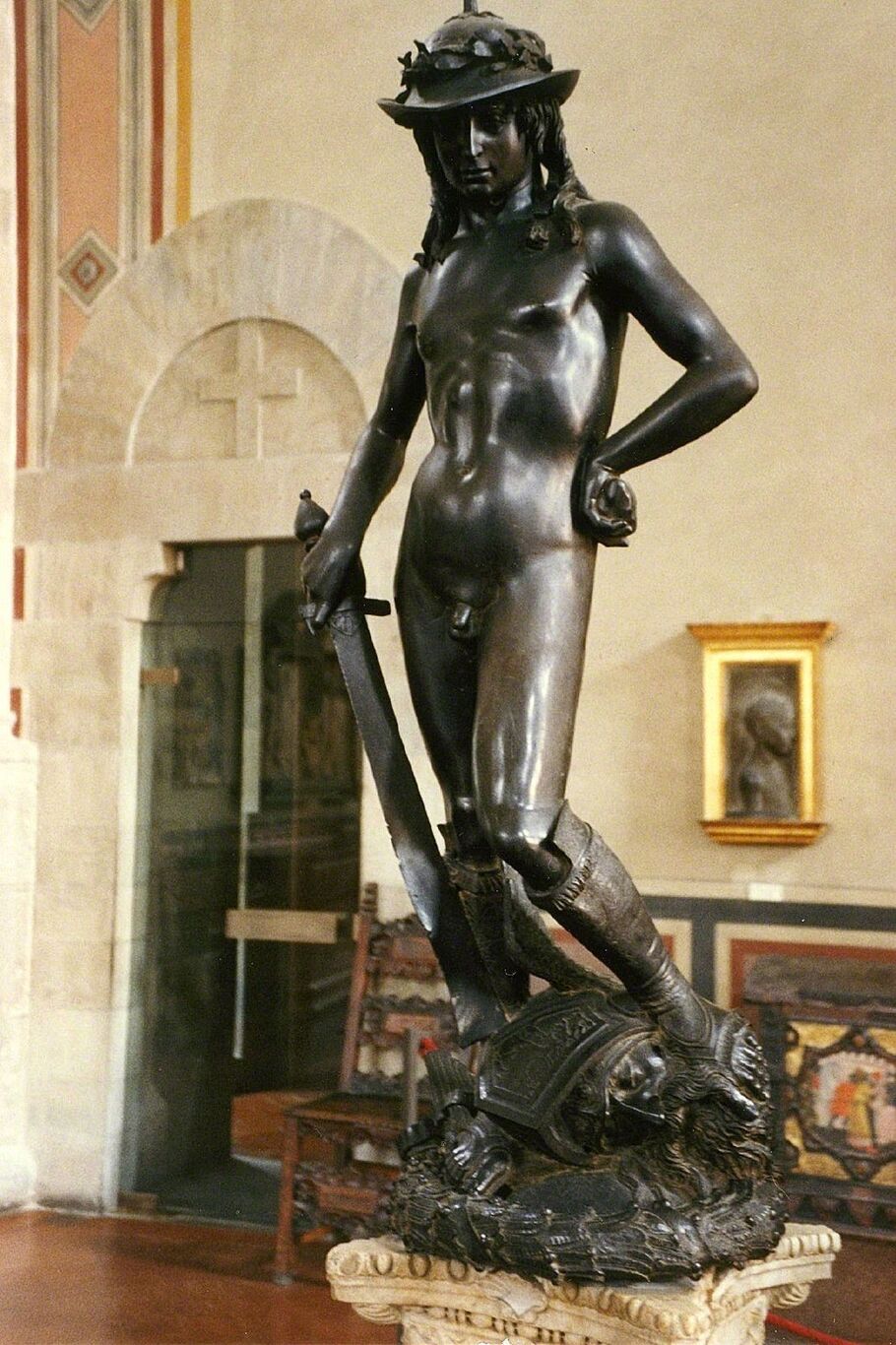 Why are David di Donatello e Michelangelo so famous? Uncover stories behind these Renaissance masterpieces.