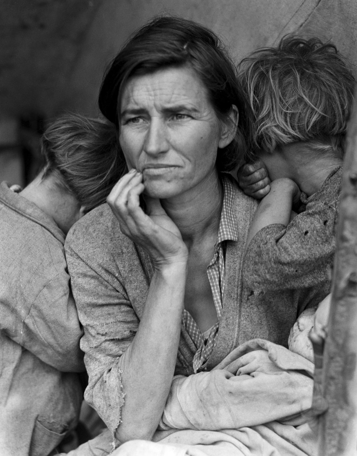 Want to learn about famous female photographers? (Discover their stories and see 10 of their awesome pictures)