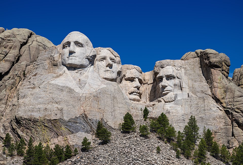 How tall are the faces? Understanding the elevation of Mount Rushmore SD simply.