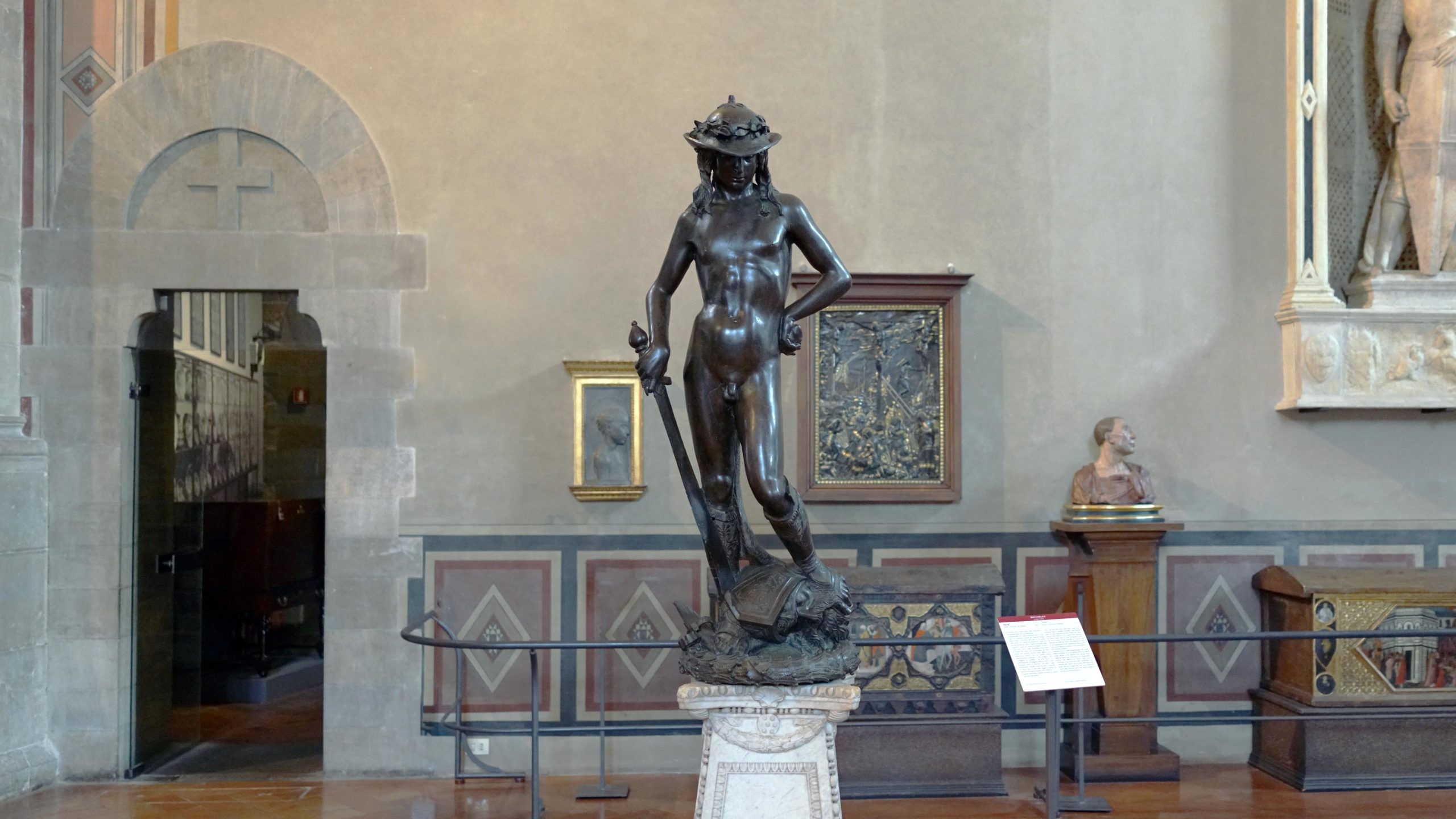 How did Michelangelo and Donatello make David explore their statue styles now