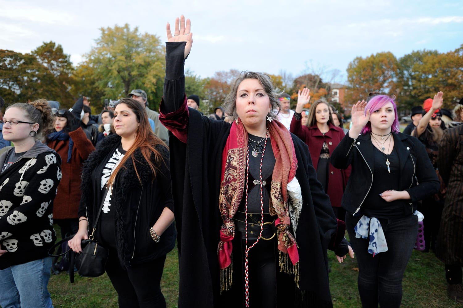 How to Worship Goddess of Witchcraft Simple Spells Rituals Today