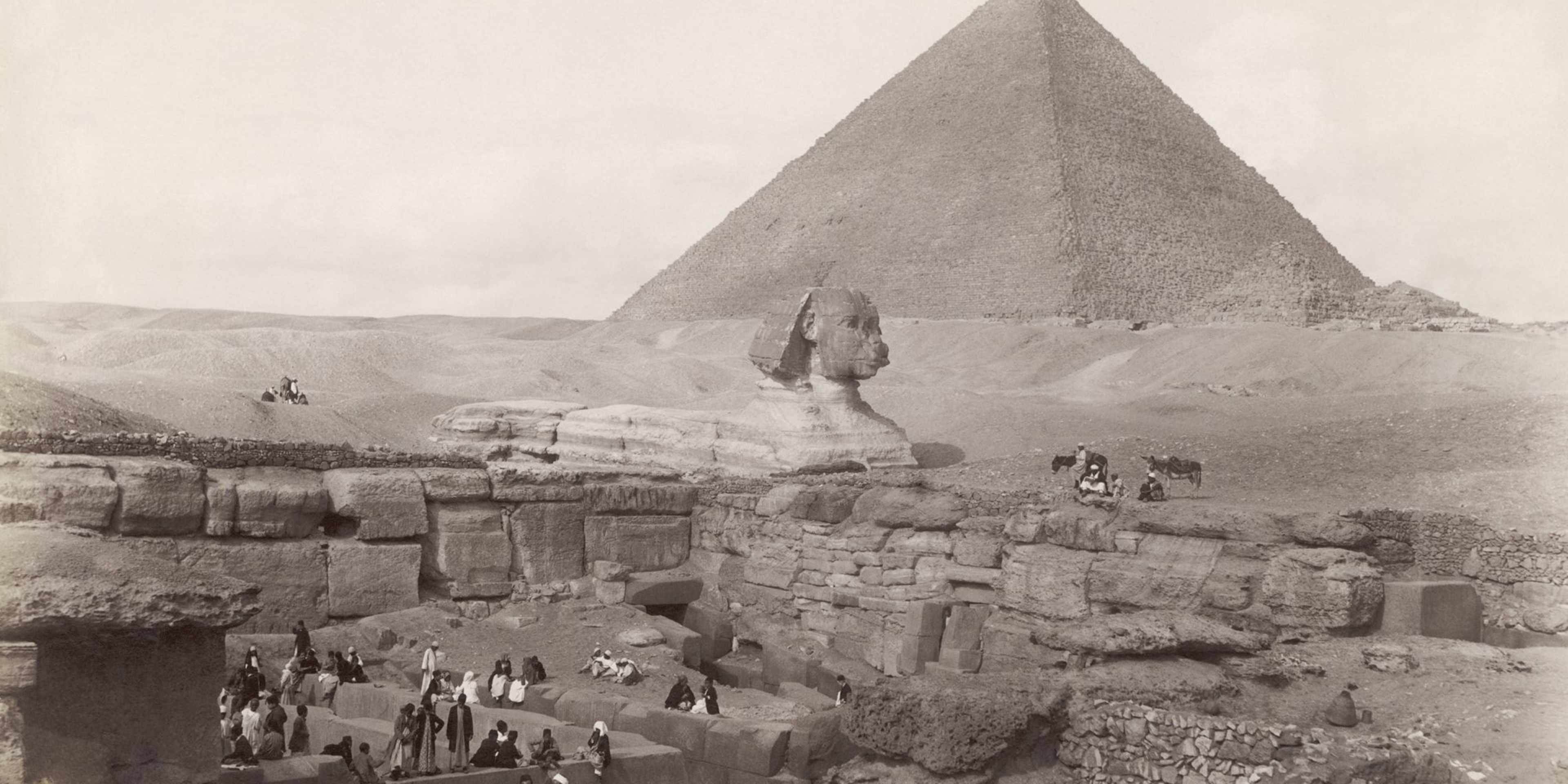 How long did it take to build a pyramid? Compare the building times here!