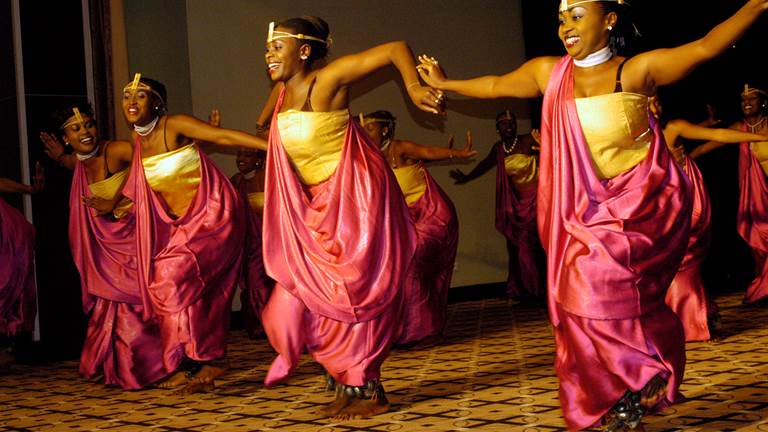 African dancing styles explained? Top 5 rhythmic moves to discover!